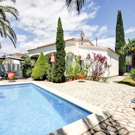 Lush With View Holiday home *